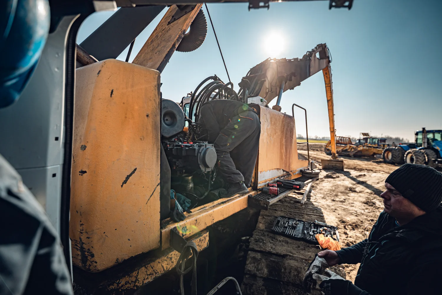 On-site earthmoving machine service